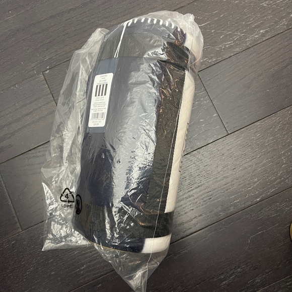 NEW RARE Hudson Bay Company Classic Bold Stripes Throw Blanket 70in x 50in - Picture 6 of 6